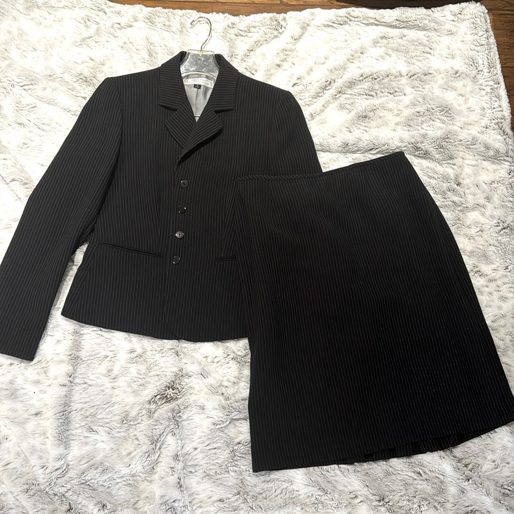 Tahari size 10 skirt suit set